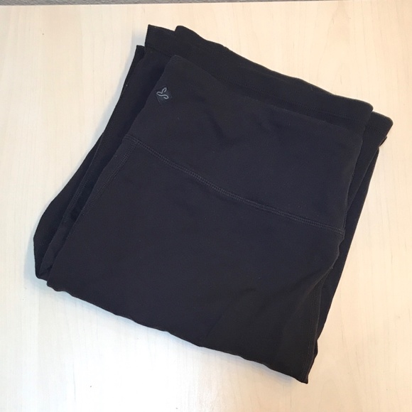 NWOT Prana Yoga Pants Black Straight Leg Medium Mid-Rise Inseam 32" - Picture 4 of 8